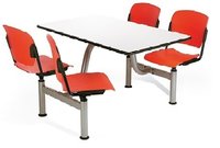 Sedute e tavoli mensa